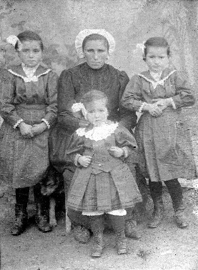 Vidal Rosine et ses enfants